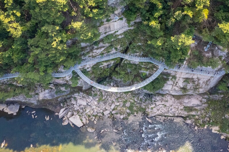 '주상절리를 한눈에' 철원 한탄강 잔도 추석 연휴 방문객 몰려