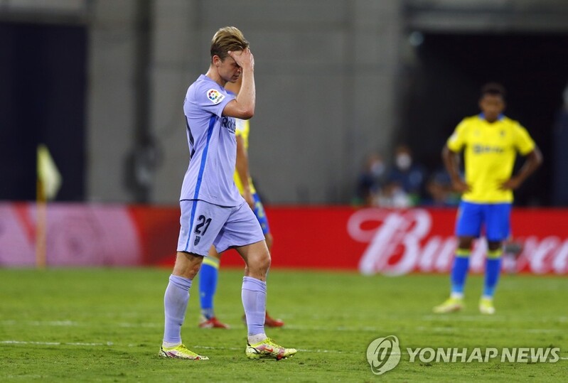 '감독·더 용 퇴장' 바르사, 카디스와 0-0 무승부…3경기 무승