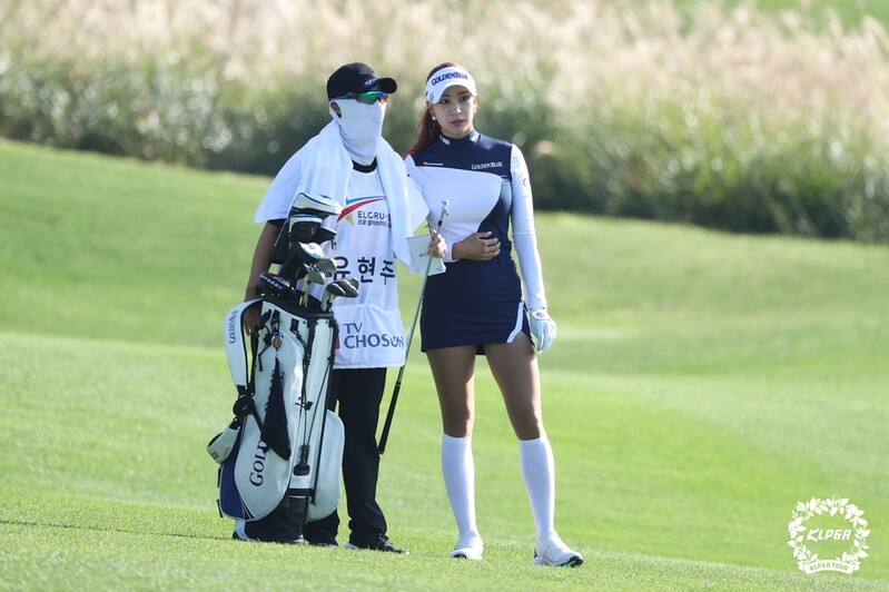 '유현주 일일 캐디'로 나선 김효주 "긴장해서 잠도 못 잤어요"