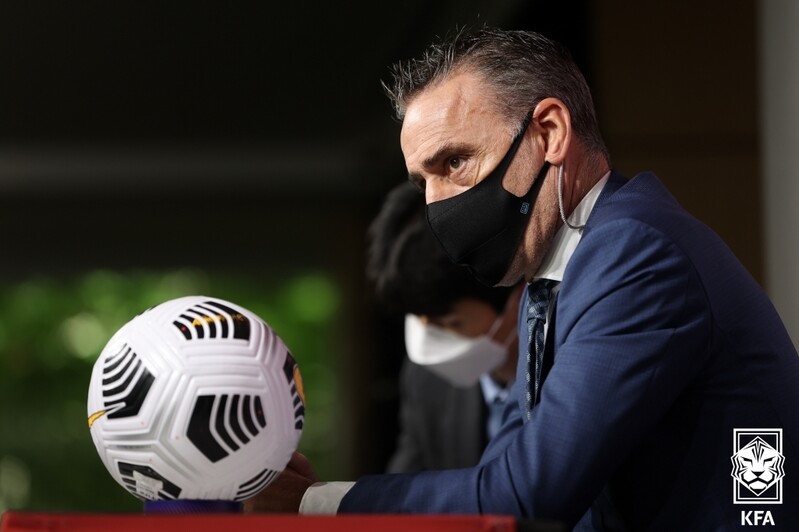 '레알전 골' 이강인 또 안 뽑은 벤투 "다른 선수들도 잘해서"