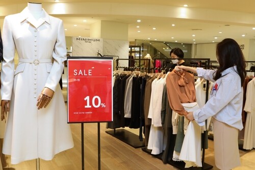 대체공휴일 특수 노린다…백화점 내달 1일부터 정기세일(종합)