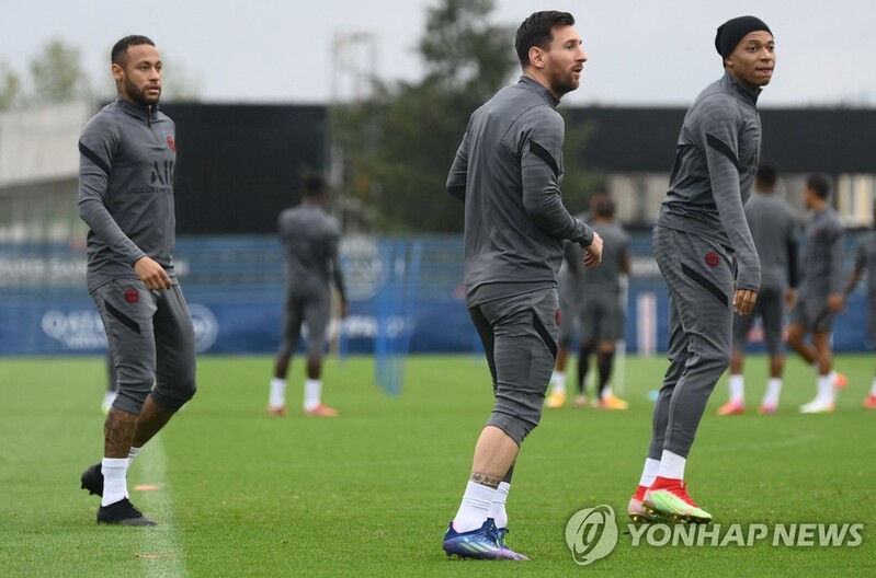 음바페·네이마르에 메시까지…과르디올라 "어떻게 막을지 몰라"