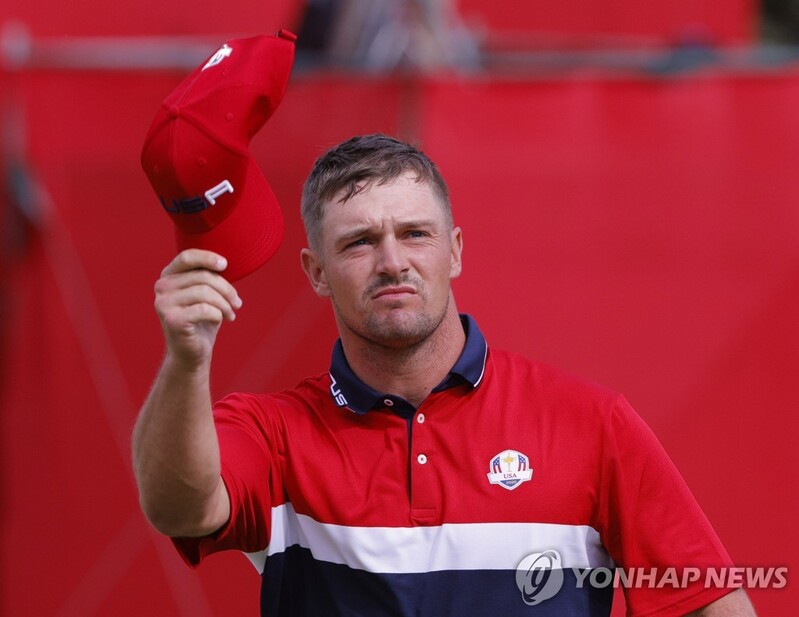 디섐보, 롱드라이브 챔피언십서 412야드…조 2위로 64강 진출