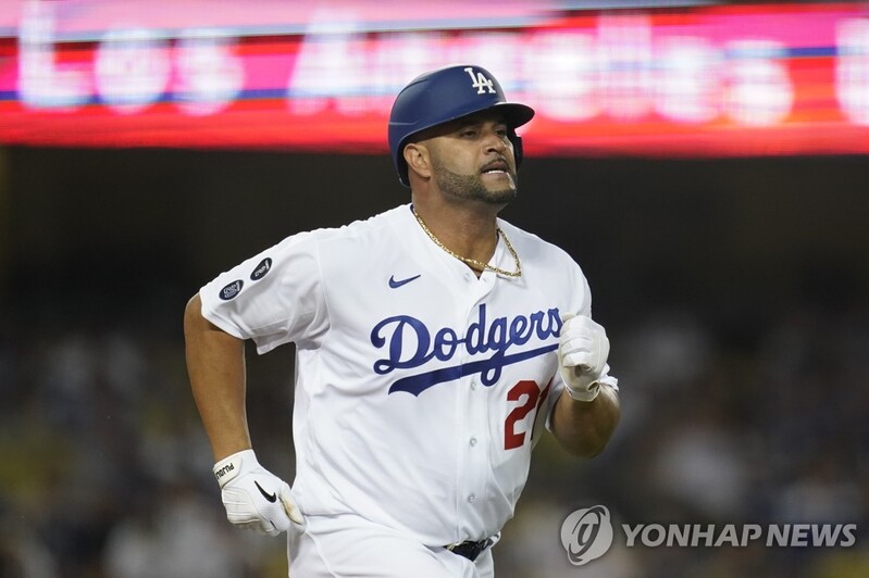 2차 백신 맞은 푸홀스, 컨디션 악화로 부상자 명단