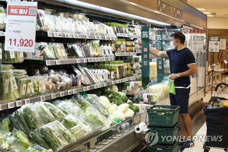 Retail sales up 6.4 pct in Aug. on popularity of food delivery