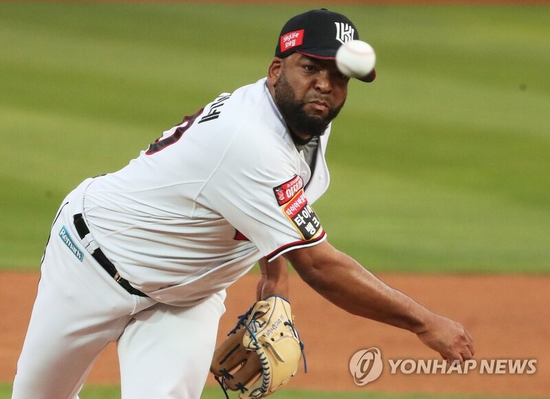 안타 14개 허용한 kt 데스파이네, 고집스러운 125구 투구