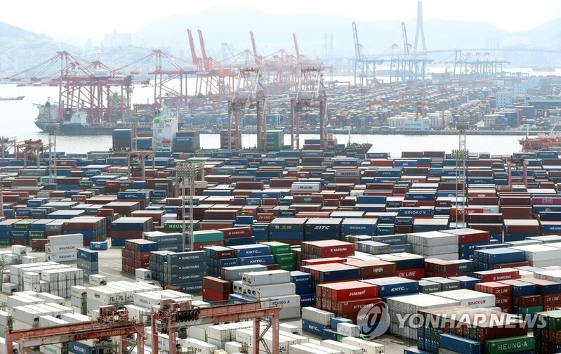 (LEAD) Production, consumption, investment fall in Aug. amid 4th wave of pandemic