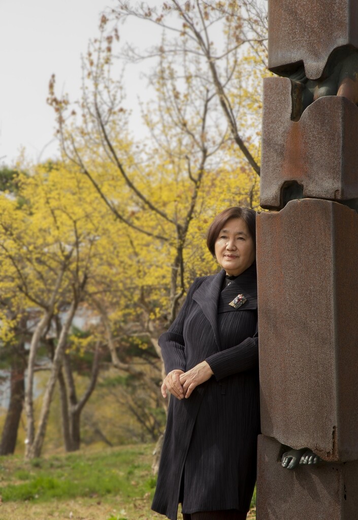 만해문학상에 김승희 '단무지와 베이컨의 진실한 사람'