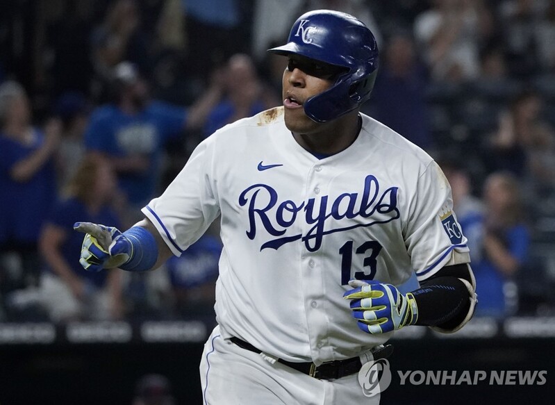 캔자스시티 포수 페레스, 48호 홈런…홈런왕 굳히기