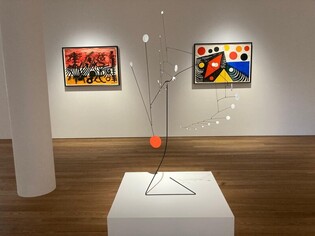 Meet Calder, founder of mobiles and Warhol, master of pop-art in Seoul