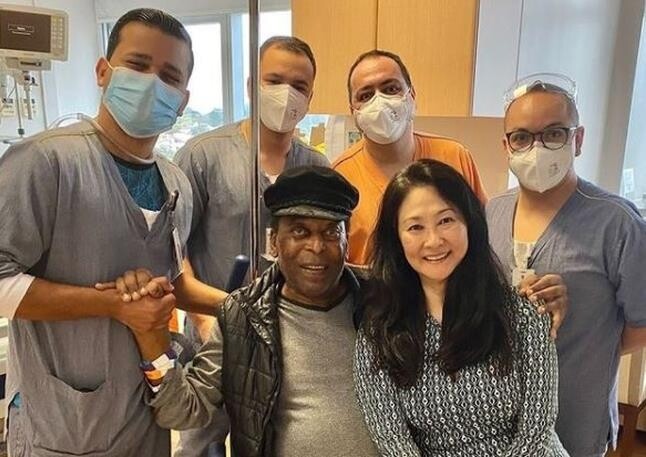 '축구황제' 펠레, 대장 종양 수술 한달만에 퇴원