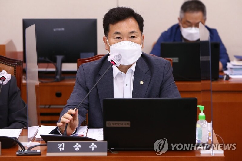 "2018 광주비엔날레 北미술품 반입, 유엔제재 위반 소지"