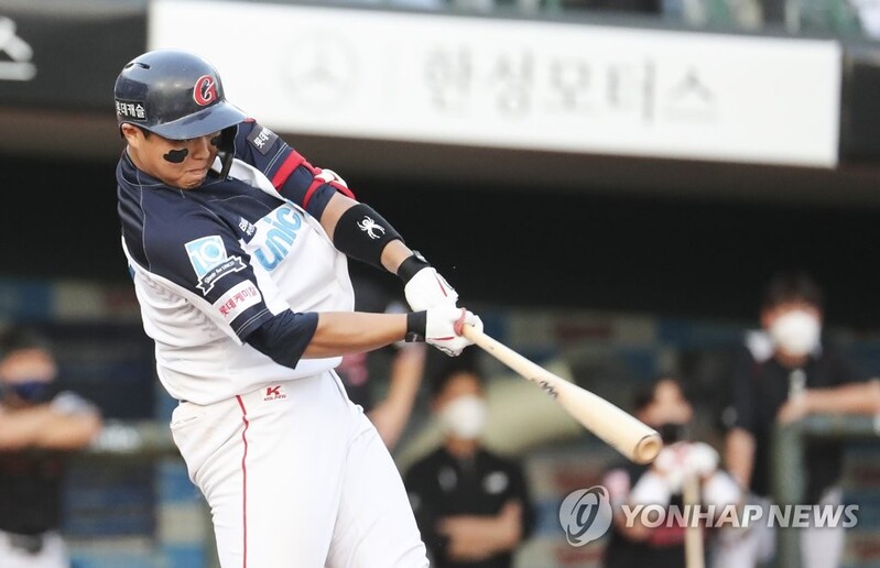 '한동희 8회 결승타' 롯데, kt 누르고 더블헤더 1차전 승리