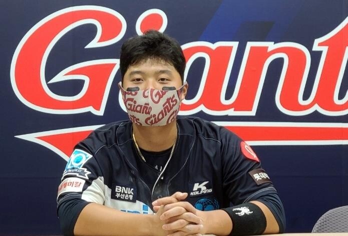 더블헤더 지배한 롯데 한동희 "생각을 비웠더니 좋은 결과가"