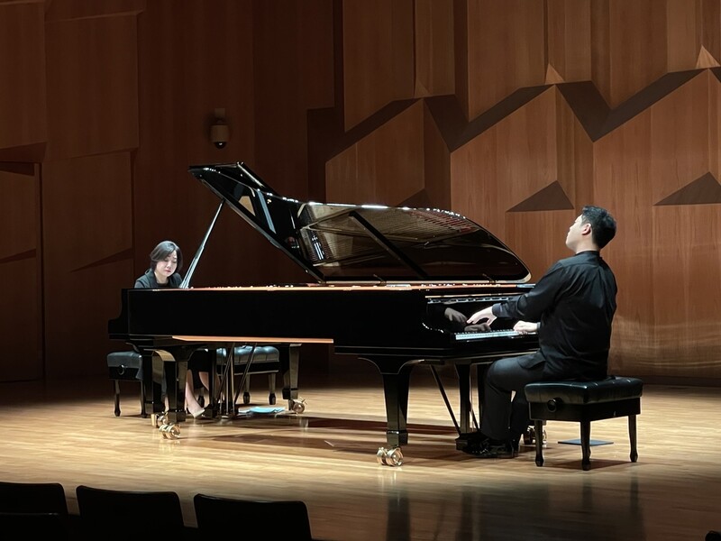 둘의 교감에 관객까지 하나로…신박듀오 첫음반 기념 리사이틀