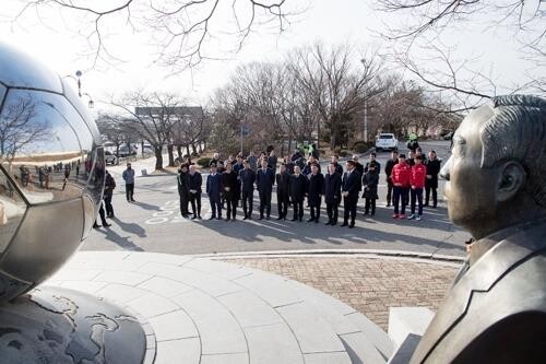 오토바이처럼 빨랐던 '축구 전설' 채금석, 전시회서 만나다