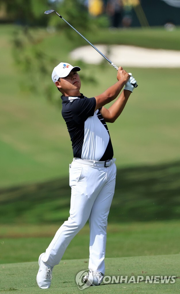 '홀인원' 김시우, PGA 샌더슨팜스 공동 8위…번스 우승