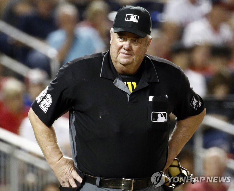 메이저리그 통산 최다출장 심판, 가을야구 끝나고 은퇴