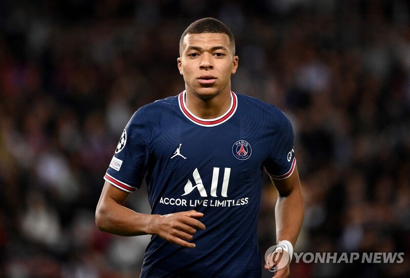 '레알행 소문' 음바페 "7월에 이적 요청…그러나 PSG 남고 싶어"