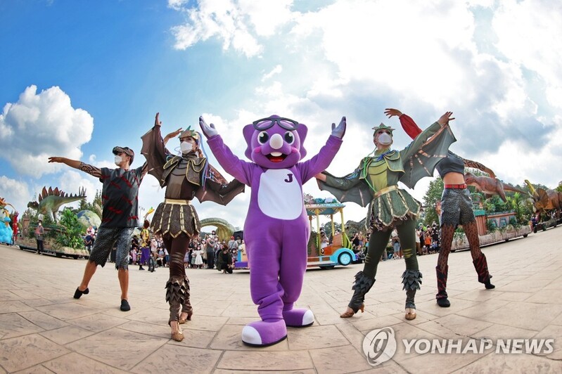 볼거리 많네…고성공룡엑스포 개막 4일간 6만명 넘게 관람