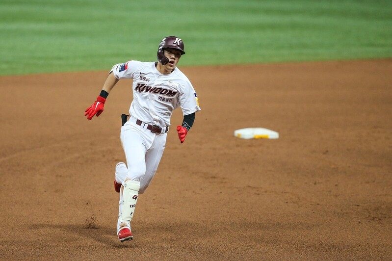 '변상권 전력 질주' 키움, 삼성에 완승…요키시는 다승 단독선두