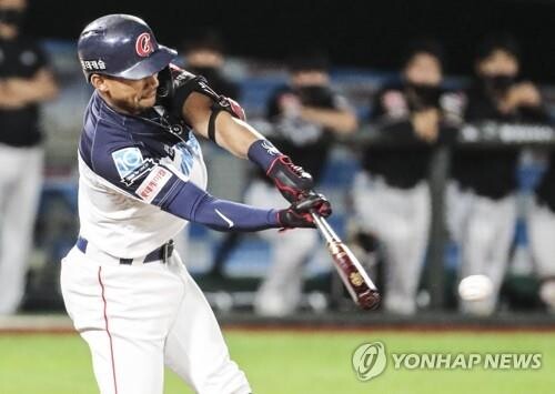 '17안타 폭발' 롯데, KIA 꺾고 5연승…'가을야구' 포기 없다(종합)