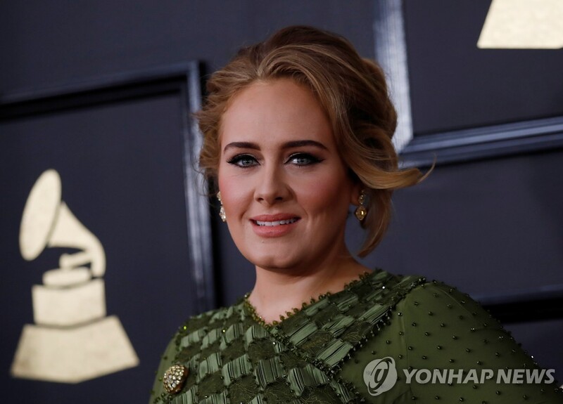 아델이 돌아온다…6년 만의 신곡 발매에 팝계 '들썩'