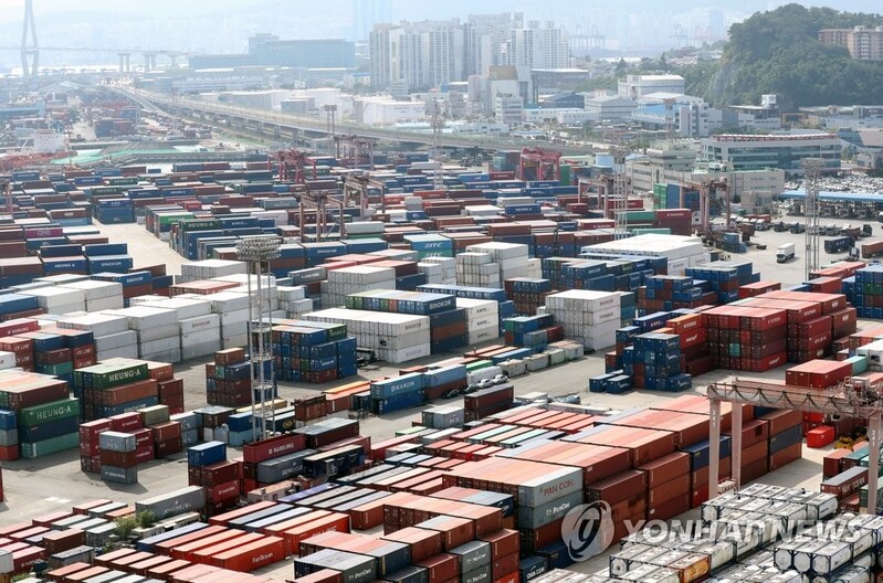 (LEAD) S. Korea logs current account surplus for 16th month in Aug.
