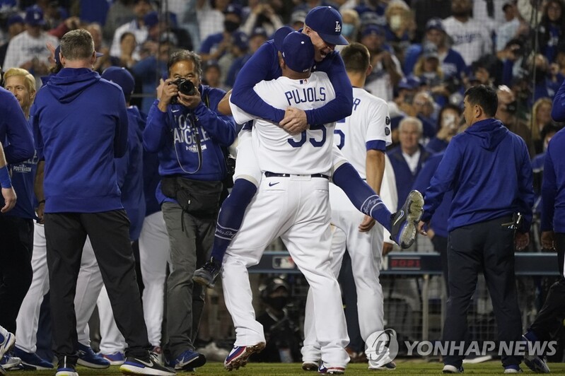 다저스 끝내기로 NLDS 진출…라이벌 샌프란시스코와 첫 PS 대결(종합)