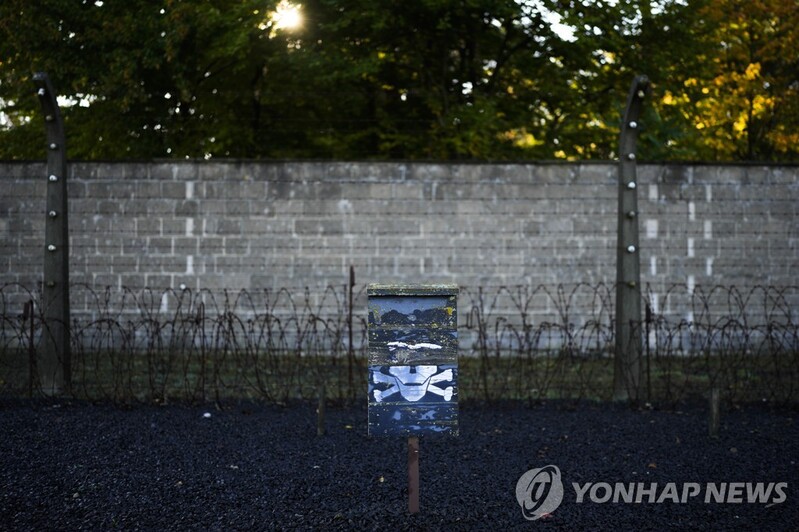 독일, 100살 나치 교도관 재판 회부…최고령