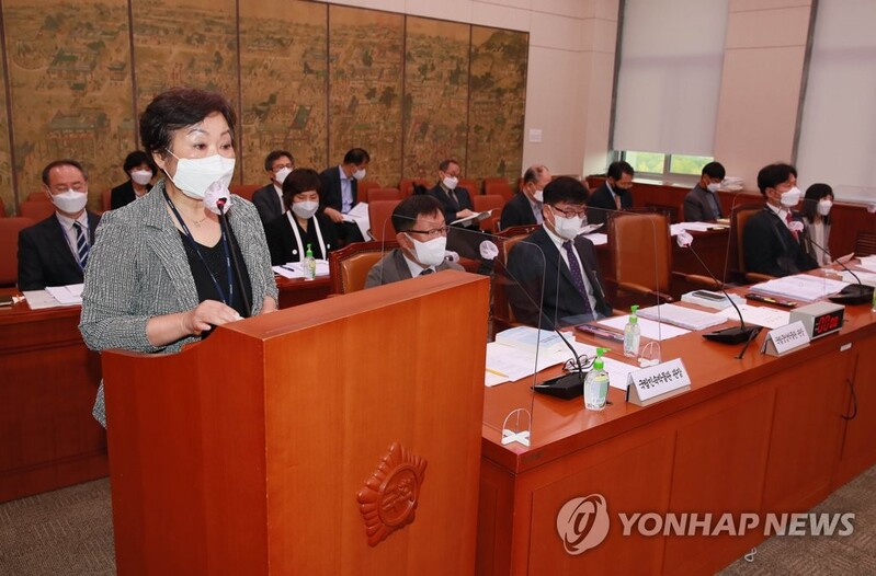 국립중앙도서관장 "박물관 간 이건희 기증 고문헌, 도서관 와야"