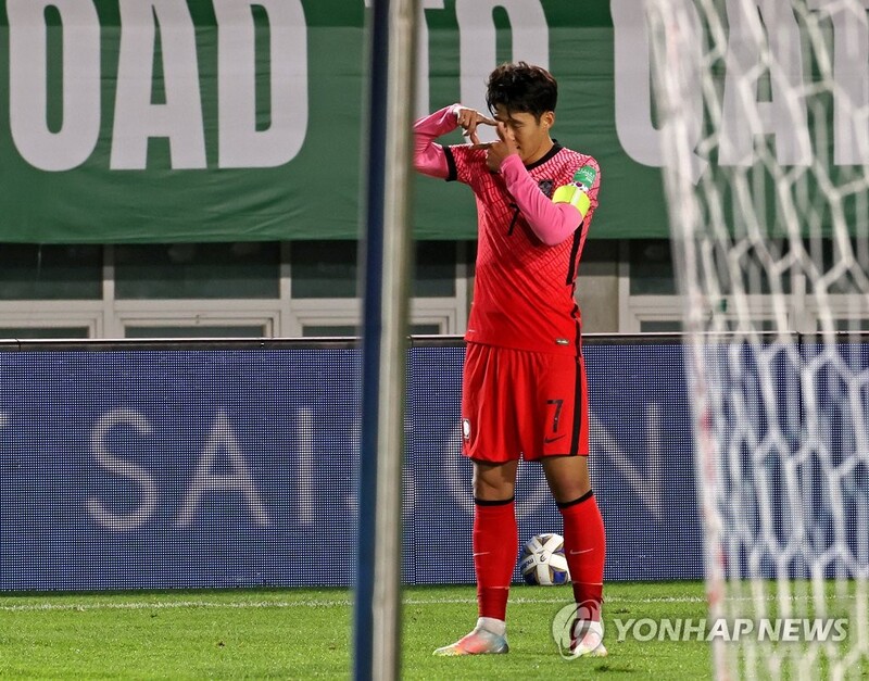 (LEAD) Exhausted Son Heung-min finds new gear in World Cup qualifying win for S. Korea