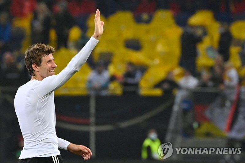 돌아온 뮐러의 역전골…독일, 루마니아 2-1 잡고 WC예선 4연승