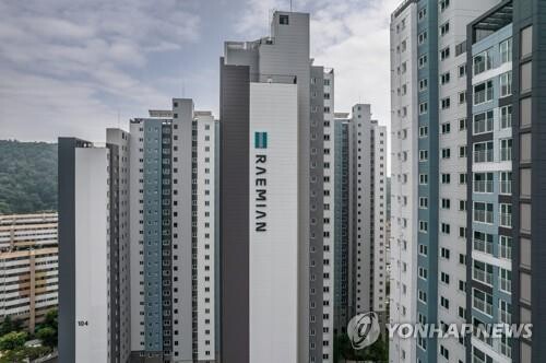 세종대왕이 울고 간다…한글 보기 힘든 아파트 이름들