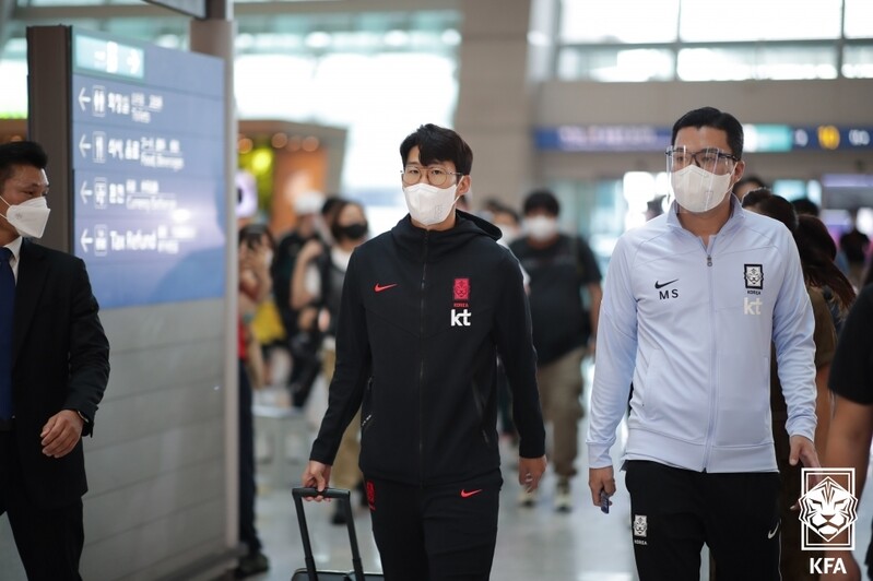 벤투호, 전세기편으로 출국…지옥의 이란 원정 시작