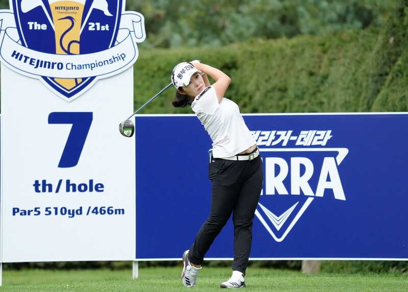 김수지, KLPGA 투어 하이트진로 3R 1타 차 선두