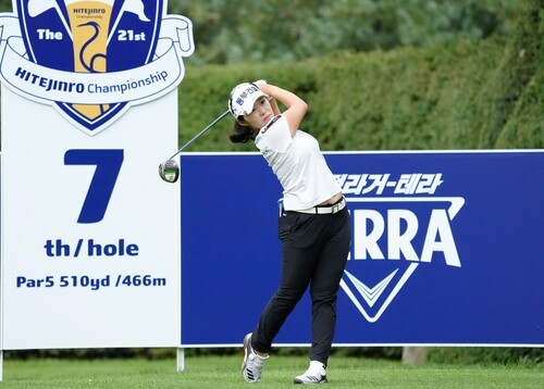 김수지, KLPGA 투어 하이트진로 3R 1타 차 선두(종합)