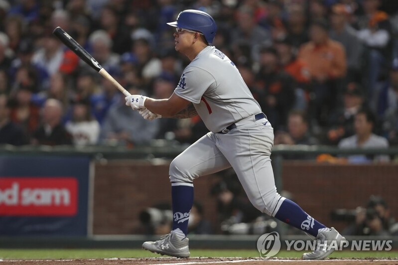 우리아스, 선발승+결승타…다저스, NLDS 2차전 SF에 승리(종합)