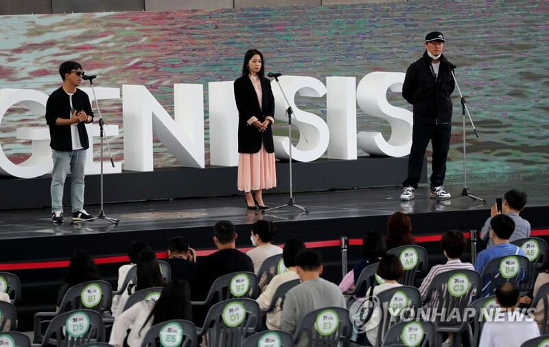 부산영화제 2년 만에 대면 행사…영화인·관객 "기쁘고 반갑다"