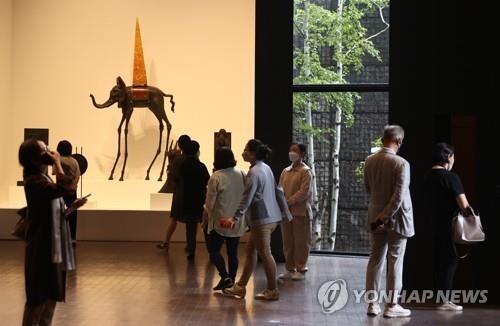 리움 재개관·해외 거장 전시…활기 도는 한남동 미술가