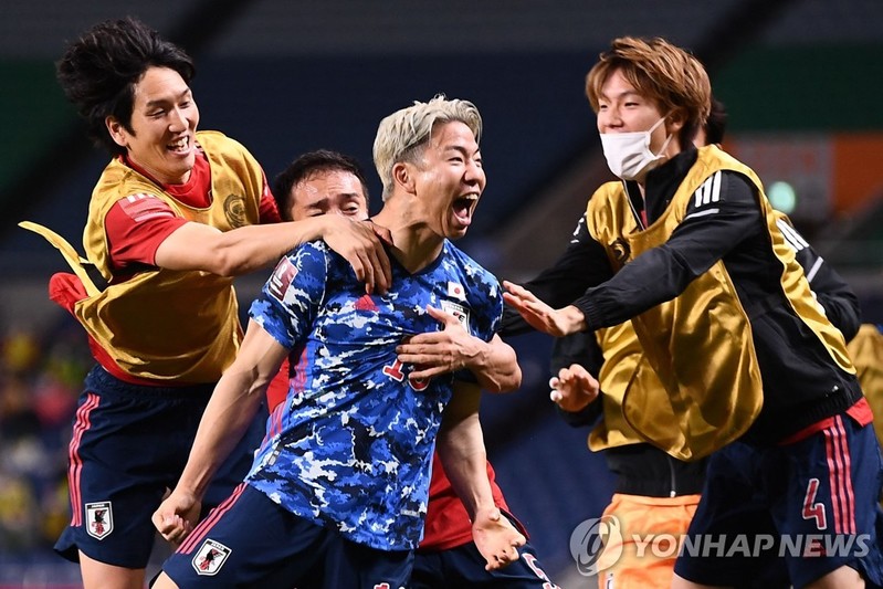 일본 축구, 3연승 달리던 호주 잡고 월드컵 최종예선 2승째