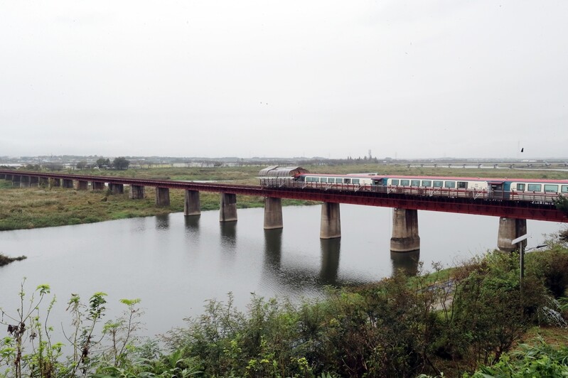 일제 수탈 상징 '만경강 철교'…문화·예술 관광지로 부활