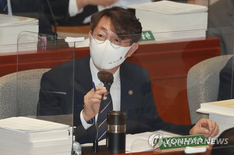 농식품부 차관 "낙농진흥회 의사결정 체계 개편해야"