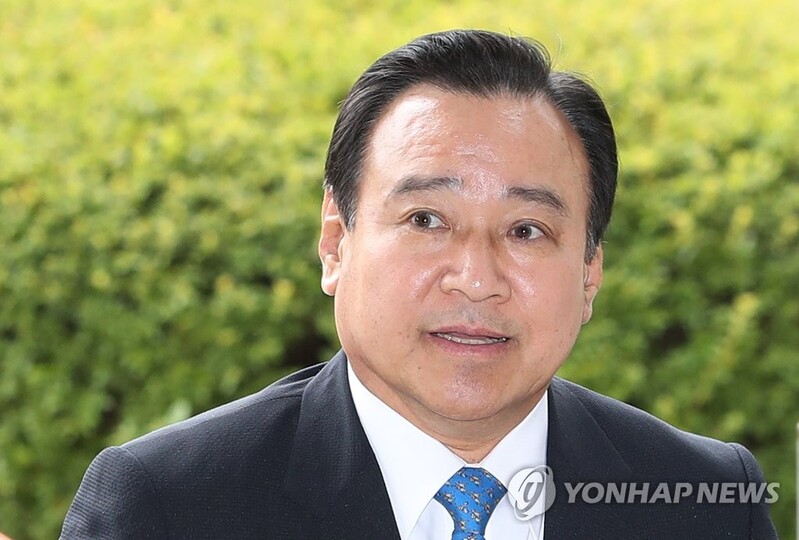 Former Prime Minister Lee Wan-koo dies at 71