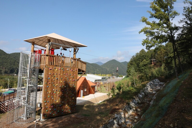 무주 3만㎡에 '태권어드벤처'…암벽, 집라인 익스트림시설 70종