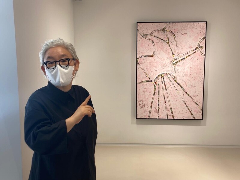 화사한 핑크·영롱한 자개…현대미술가 이불의 평면 작업