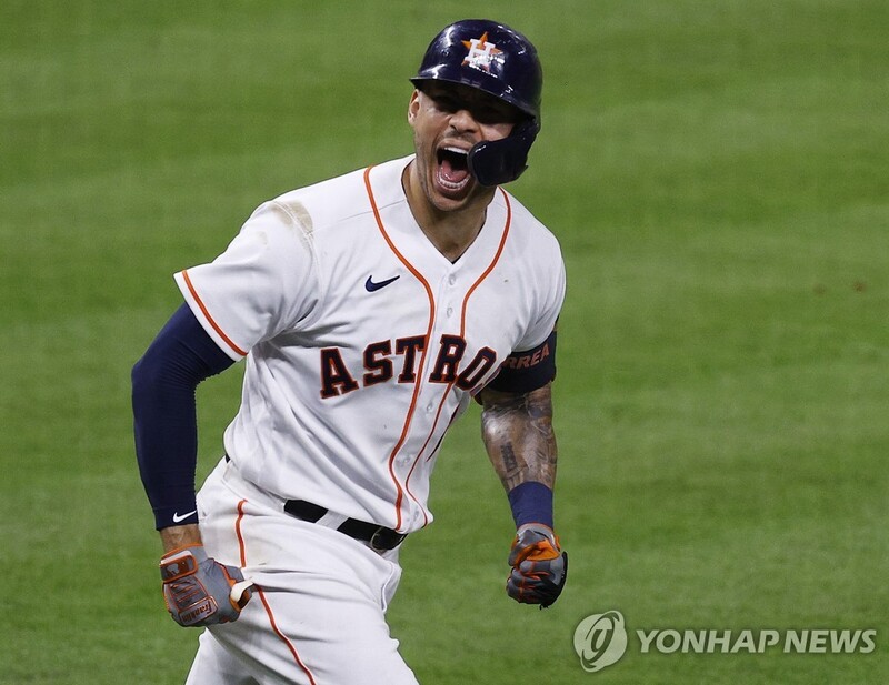 알투베 동점포+코레아 역전포…휴스턴, ALCS 기선제압