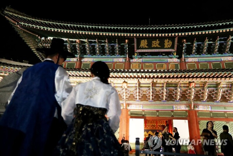 가을밤 도심 궁궐 거닌다…모레부터 '경복궁 야간관람'