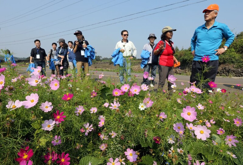 제주 올레길에 스페인 산티아고 순례길 상징물 설치 추진
