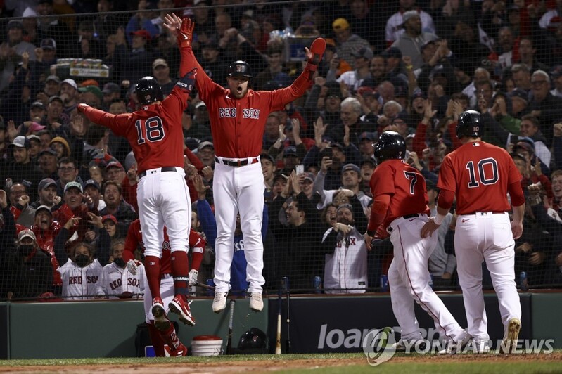 PS 최다 만루포·이틀 연속 끝내기…MLB 가을 야구 진기록 풍년
